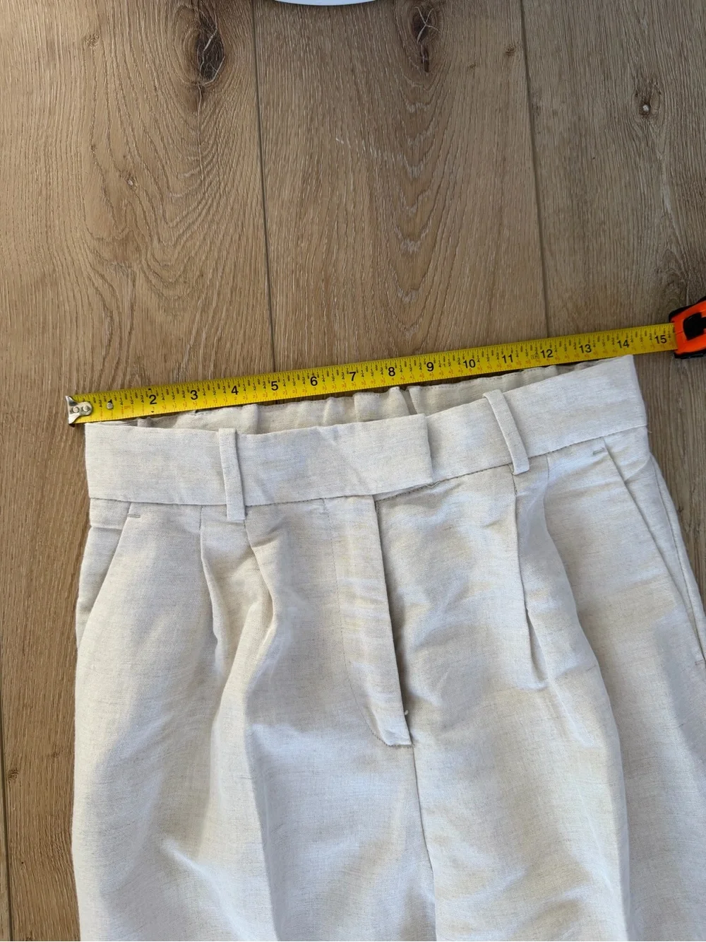HM linen blend Pleated Trousers - Cream